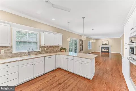Kitchen - 4 Pine Tree Ct, Hockessin, DE 19707 photo 2 of 3