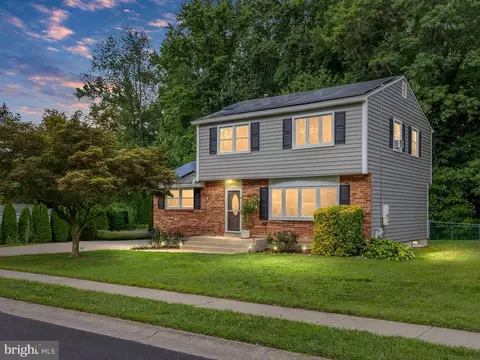 517 E Hanna Dr, Newark, DE 19702