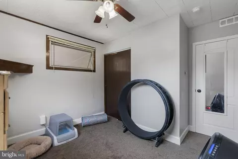 Entry Way - 39 Roxeter Rd, New Castle, DE 19720 photo 2 of 5