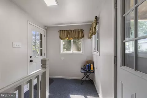 Entry Way - 39 Roxeter Rd, New Castle, DE 19720 photo 3 of 5