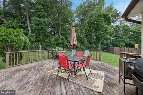 Exterior - 27 Iris Ln, Newark, DE 19702 photo 5 of 8