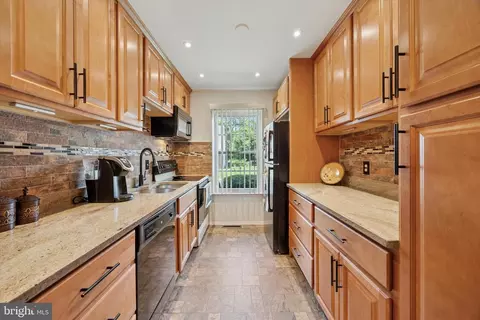 Kitchen - 27 Iris Ln, Newark, DE 19702 photo 1 of 2