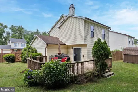 Exterior - 27 Iris Ln, Newark, DE 19702 photo 6 of 8