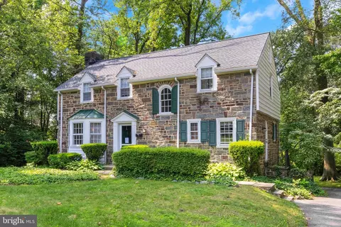 214 Edgewood Dr, Wilmington, DE 19809