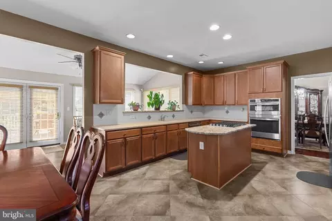 Kitchen - 907 Mather Dr, Bear, DE 19701 photo 4 of 5