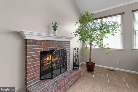 Living - 907 Mather Dr, Bear, DE 19701 photo 4 of 4