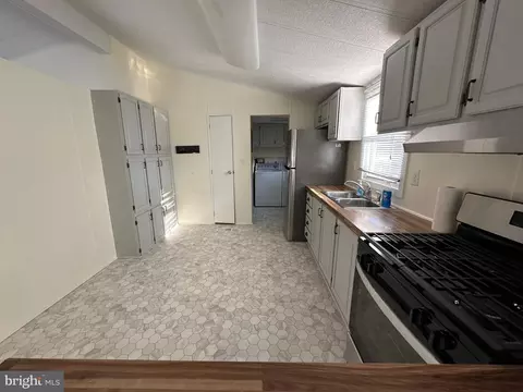215 Joan Dr #2, Bear, DE 19701 photo 7