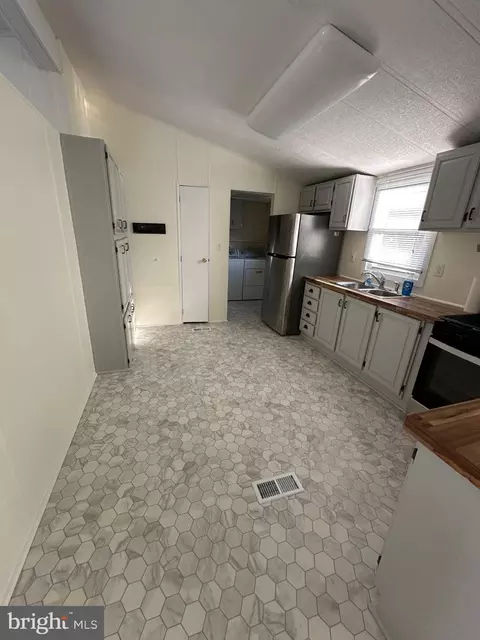 215 Joan Dr #2, Bear, DE 19701 photo 6