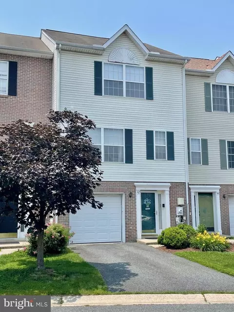 42 Highland Cir, Newark, DE 19713