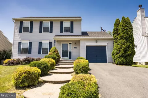 7 Robins Nest Ln, New Castle, DE 19720