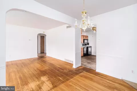 Living - 116 Longview Dr, Newark, DE 19711 photo 3 of 3