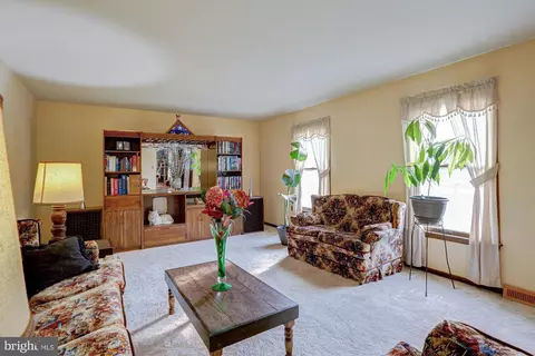 Living - 148 Netherlands Dr, Middletown, DE 19709 photo 1 of 5