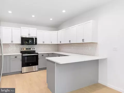 Kitchen - 23 Knickerbocker Dr, Newark, DE 19713 photo 2 of 2