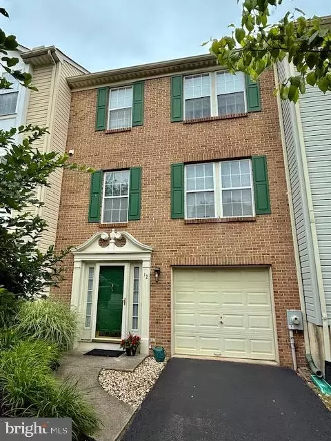 12 Barclay Dr, Hockessin, DE 19707