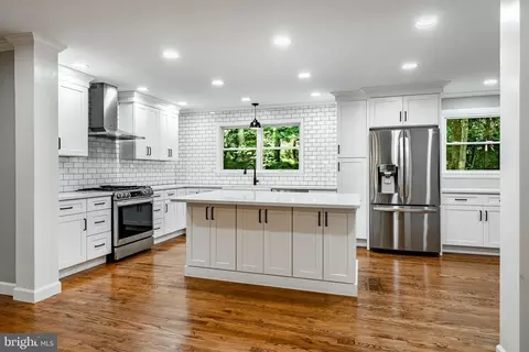 Kitchen - 4 Blue Jay Dr, Newark, DE 19713 photo 1 of 6