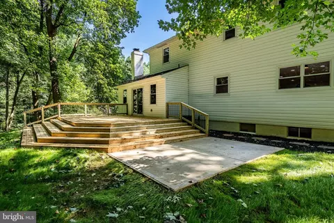 Exterior - 4 Blue Jay Dr, Newark, DE 19713 photo 6 of 13