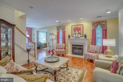 Living - 577 Whispering Trl, Middletown, DE 19709 photo 2 of 2