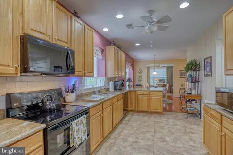 Kitchen - 577 Whispering Trl, Middletown, DE 19709 photo 4 of 4