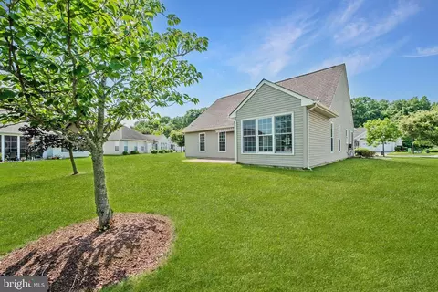 Exterior - 51 Springmill Dr, Middletown, DE 19709 photo 2 of 3