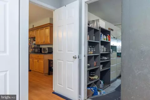 Entry Way - 127 Pawnee Ct, Newark, DE 19702 photo 1 of 4
