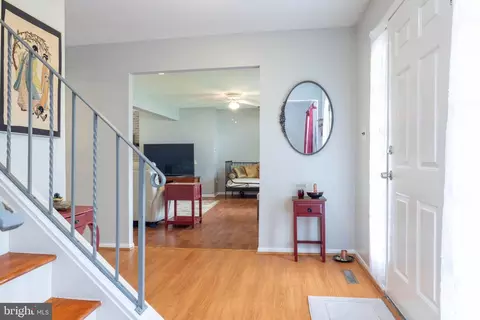 Entry Way - 127 Pawnee Ct, Newark, DE 19702 photo 3 of 4