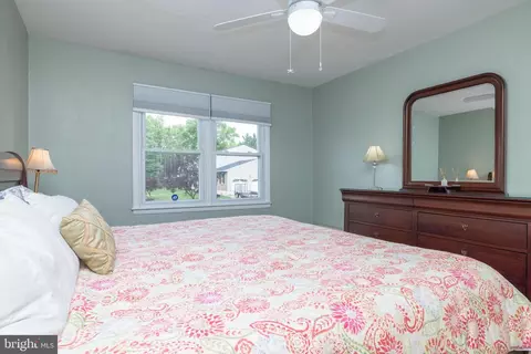 Bedroom - 127 Pawnee Ct, Newark, DE 19702 photo 10 of 12