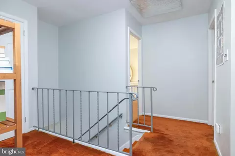 Entry Way - 127 Pawnee Ct, Newark, DE 19702 photo 4 of 4