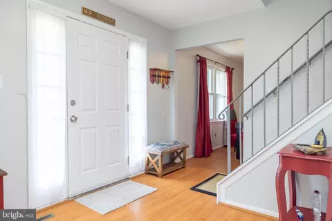 Entry Way - 127 Pawnee Ct, Newark, DE 19702 photo 2 of 4