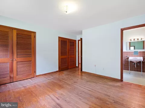Bedroom - 269 W Chestnut Hill Rd, Newark, DE 19713 photo 6 of 6