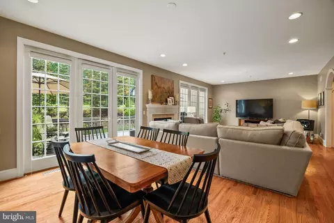3 Kayser Ct, Newark, DE 19711