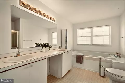 Bath - 45 Sherin Dr, Newark, DE 19702 photo 1 of 3