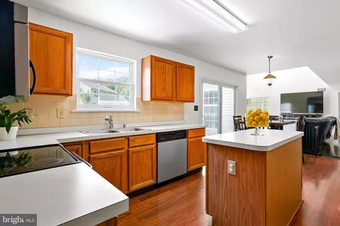 Kitchen - 45 Sherin Dr, Newark, DE 19702 photo 2 of 3