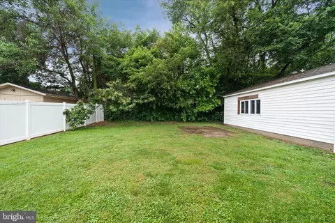 Exterior - 12 S Kingston Rd, Newark, DE 19713 photo 2 of 3
