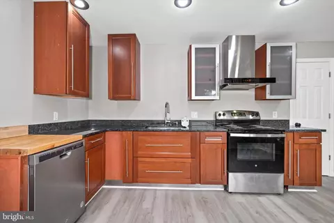 Kitchen - 12 S Kingston Rd, Newark, DE 19713 photo 3 of 3
