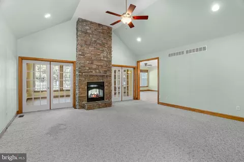 Living - 1211 Dexter Corner Rd, Townsend, DE 19734 photo 2 of 4