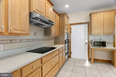 Kitchen - 1211 Dexter Corner Rd, Townsend, DE 19734 photo 6 of 9