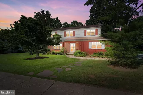 27 Fremont Rd, Newark, DE 19711