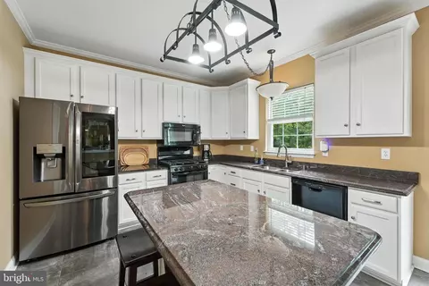 Kitchen - 28 White Birch Blvd, Bear, DE 19701 photo 2 of 6