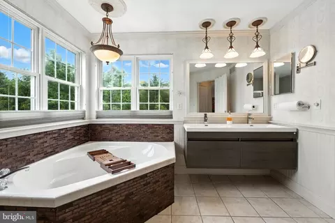 Bath - 28 White Birch Blvd, Bear, DE 19701 photo 4 of 6