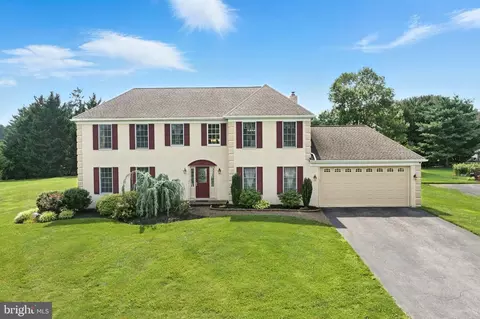 2 Homestead Ln, Hockessin, DE 19707