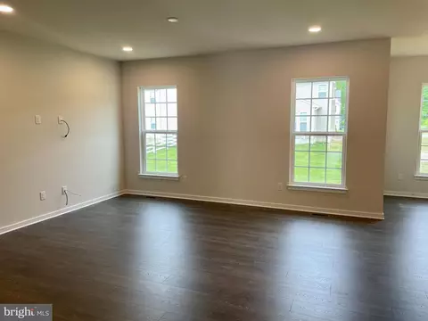 Living - 340 Coralroot Dr, Townsend, DE 19734 photo 1 of 2