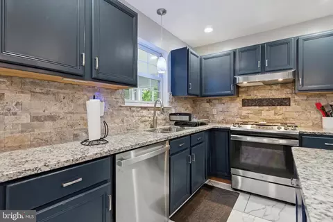 Kitchen - 206 Mangum Dr, Bear, DE 19701 photo 2 of 2