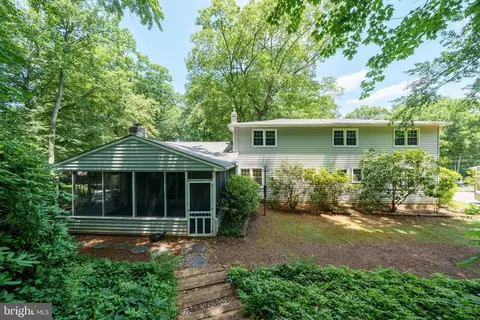 Exterior - 403 Dove Dr, Newark, DE 19713 photo 4 of 8
