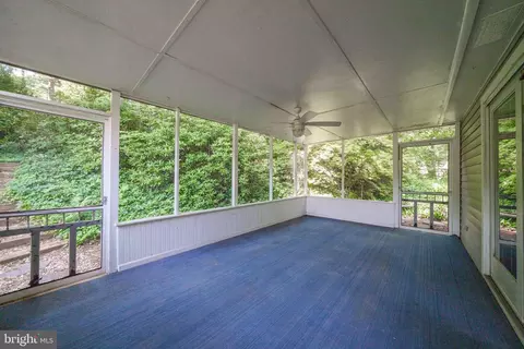 Exterior - 403 Dove Dr, Newark, DE 19713 photo 3 of 8