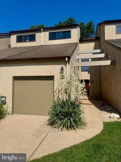 17 Falcon Ct, Wilmington, DE 19808