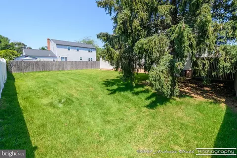 47 Robert Oakes Dr, Newark, DE 19713 photo 4