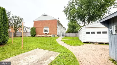 Exterior - 1000 Old Forge Rd, New Castle, DE 19720 photo 4 of 4