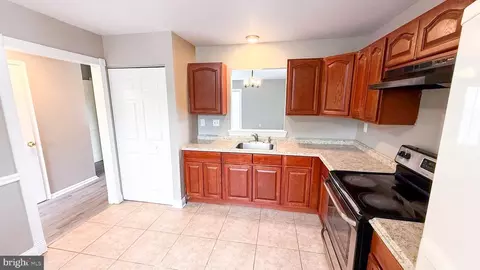 Entry Way - 1000 Old Forge Rd, New Castle, DE 19720 photo 3 of 4