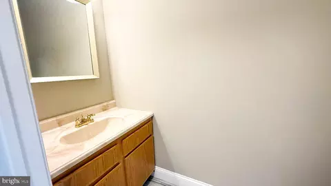Entry Way - 1000 Old Forge Rd, New Castle, DE 19720 photo 4 of 4