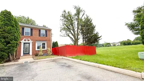 Exterior - 1000 Old Forge Rd, New Castle, DE 19720 photo 2 of 4
